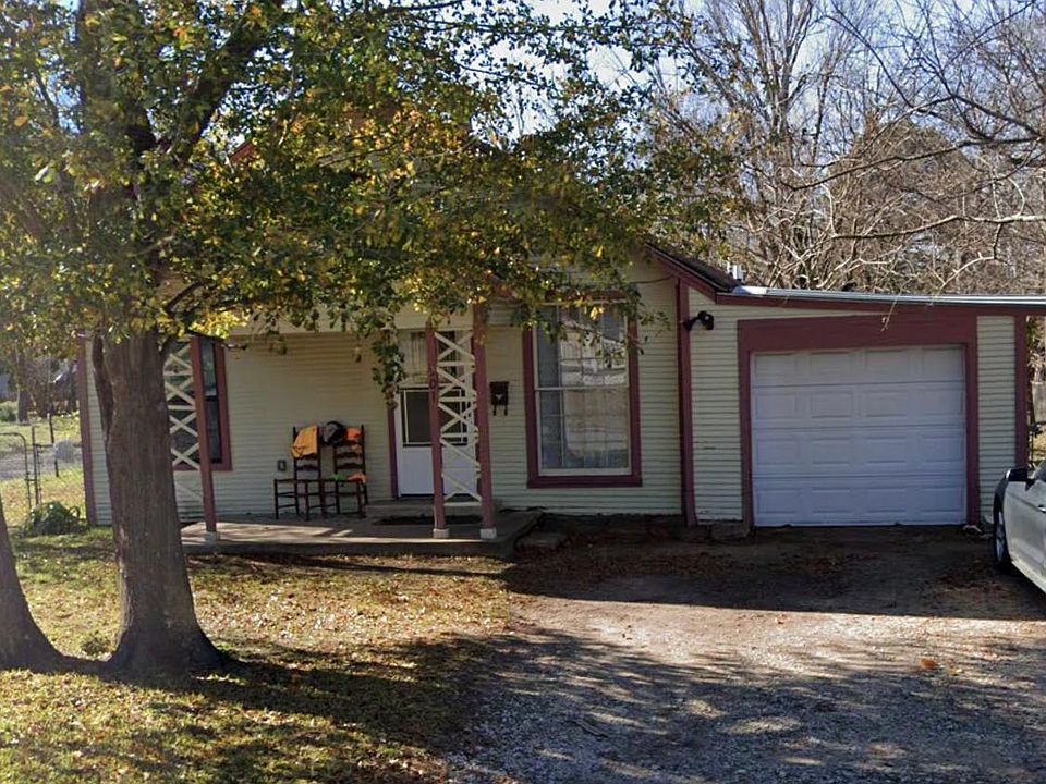 2nd image of 501 Warren St