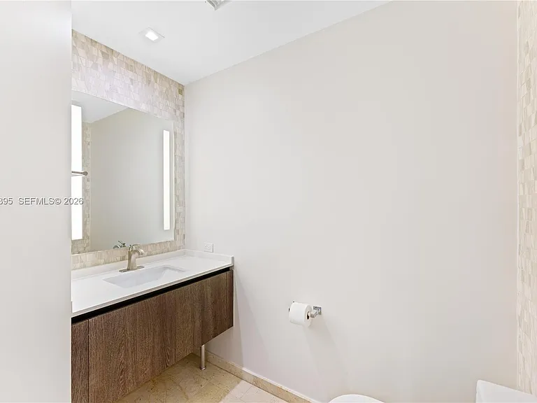 88 SW 7th St #712 — Photo 10