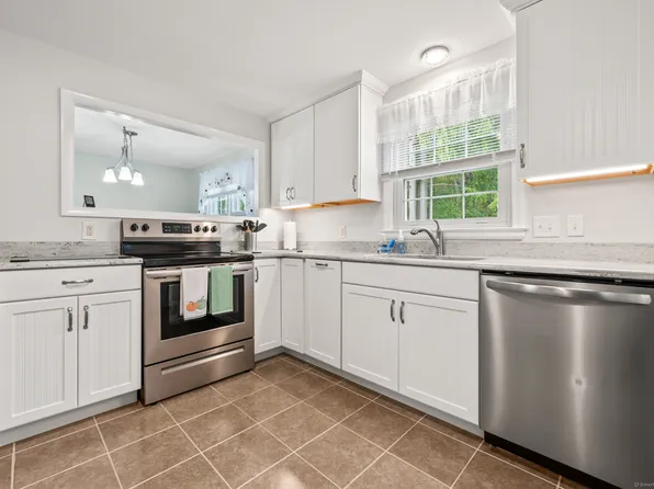 1 Heather Lane, East Granby, CT 06026