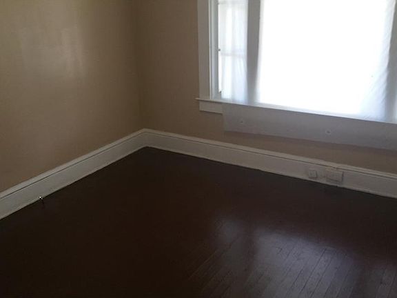 5th image of 13301 Eaglesmere Ave
