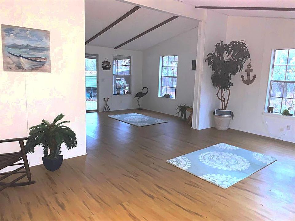 1st image of 282 Creekside Dr
