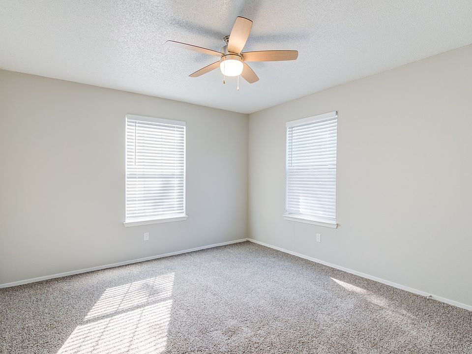 Jefferson Park Apartments - 1220 Missouri Ct Liberty MO | Zillow