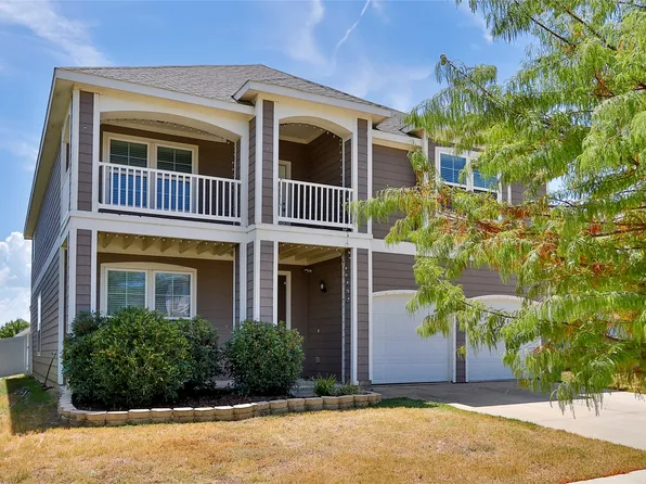 9124 Benevolent Ct, Aubrey, TX 76227