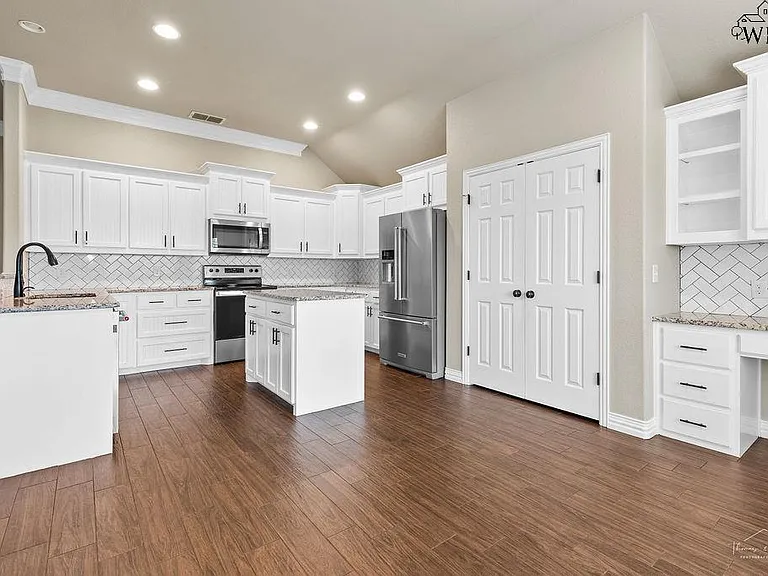 4815 Falcon Crest Blvd — Photo 5