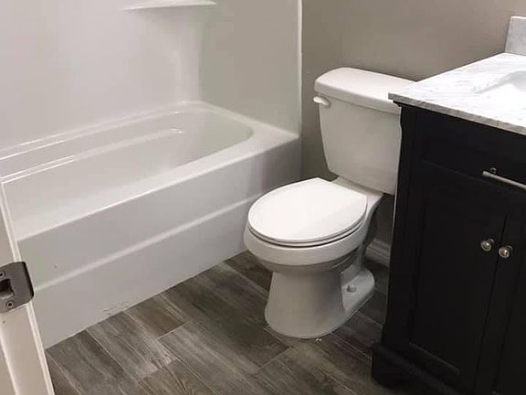 3rd image of 360 Osborne Dr #2