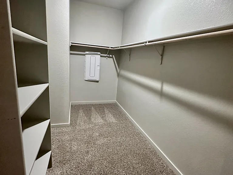 325 Wilshire Rd — Photo 19