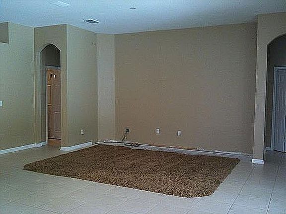 Living room. Hardwood
