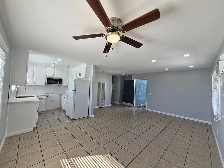 4311-4313 Toland Way — Photo 12