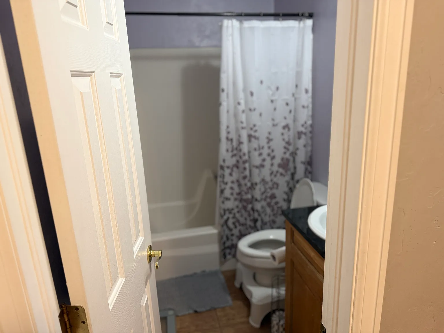 4 bed, 2200 sqft, $6,995 — Photo 4