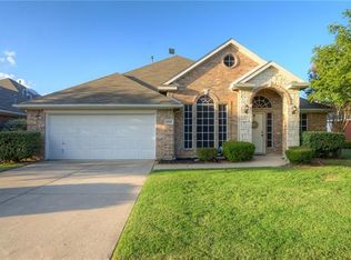 909 Circle View Ln, Denton, TX 76210