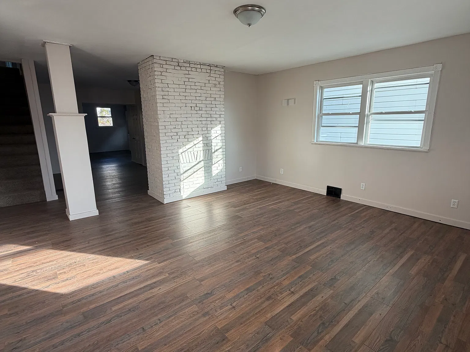 3 bed, 1.5 bath, 1728 sqft, $1,350 — Photo 2