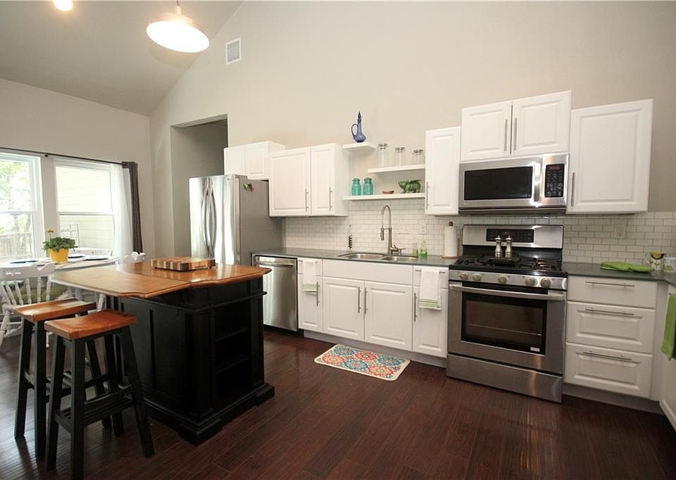1st image of 15928 Cypress Ln