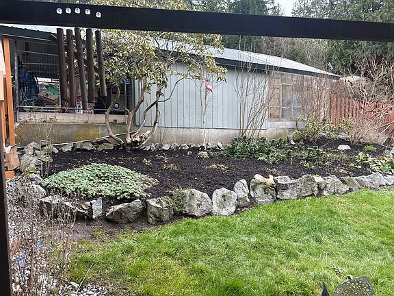 3rd image of 3400 N Woodland Dr