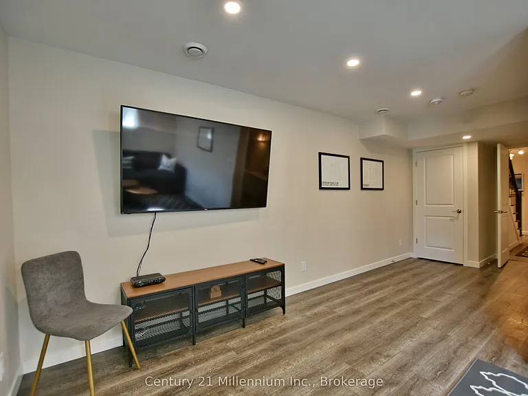 349 Yellow Birch Cres — Photo 44