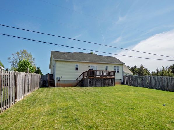22 Southfork Ln, Lexington, VA 24450