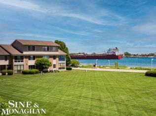 1600 River Rd, Marysville, MI 48040