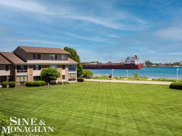 1600 River Rd, Marysville, MI 48040