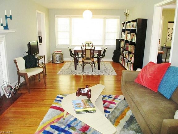 3rd image of 2633 Beechwood St