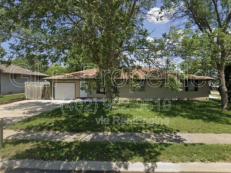 420 Russell Ave — Photo 6
