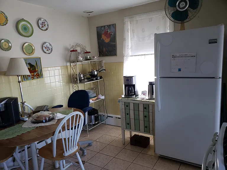 208 Trumbull Ave — Photo 14