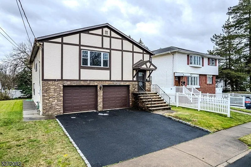 1307 Kline Pl photo 1