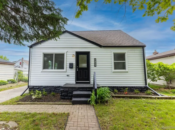 27396 Beechurst St, Roseville, MI 48066