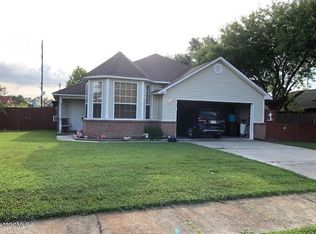 600 Ronda Ln, Ocean Springs, MS 39564