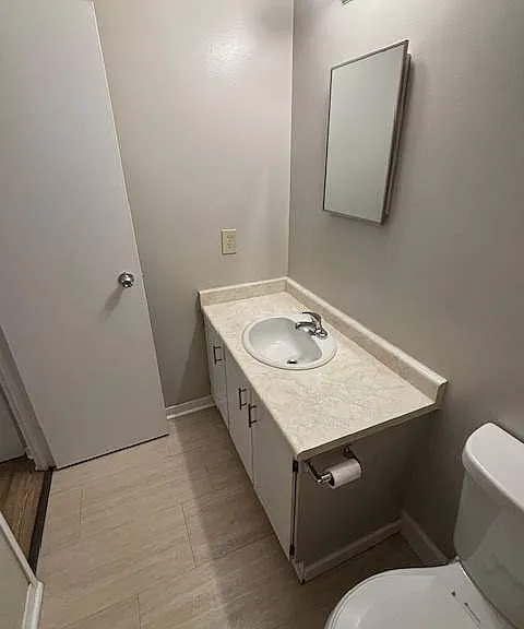 625 Glengarry Blvd — Photo 10