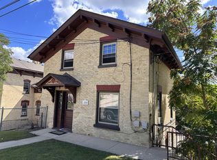 315 Mountain St APT 1, Elgin, IL 60123