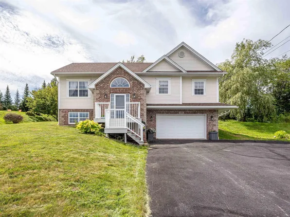 50 Falcon Crest Ct, Halifax, NS B4E 3K5