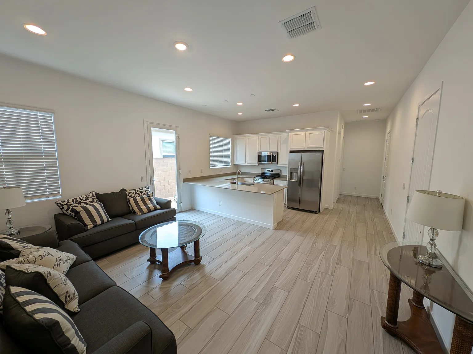 1 bed, 700 sqft, $1,500 — Photo 4