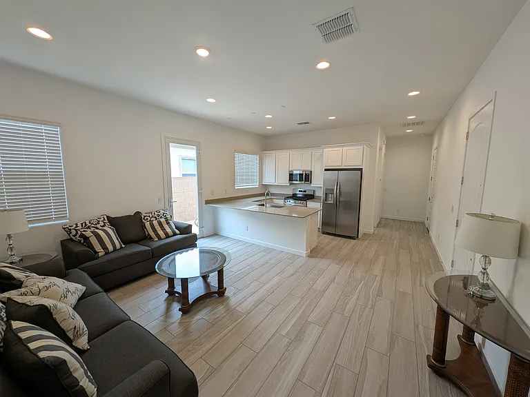 9626 W Mitchell Dr — Photo 4