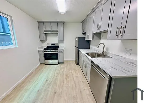 2 bed, 700 sqft, $2,600 — Photo 4