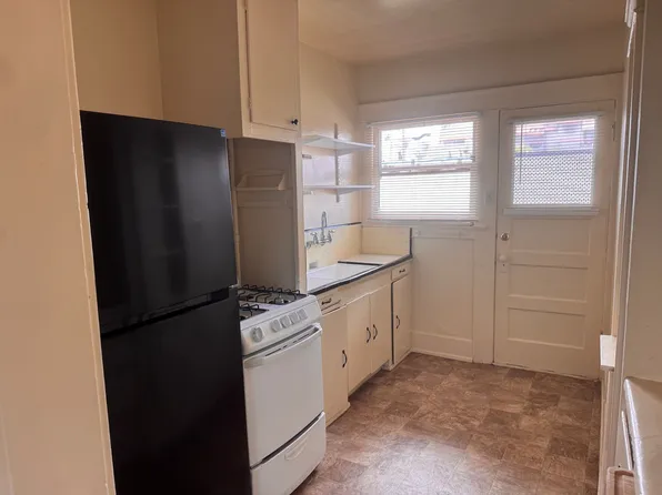 390 Newport Ave #390, Long Beach, CA 90814