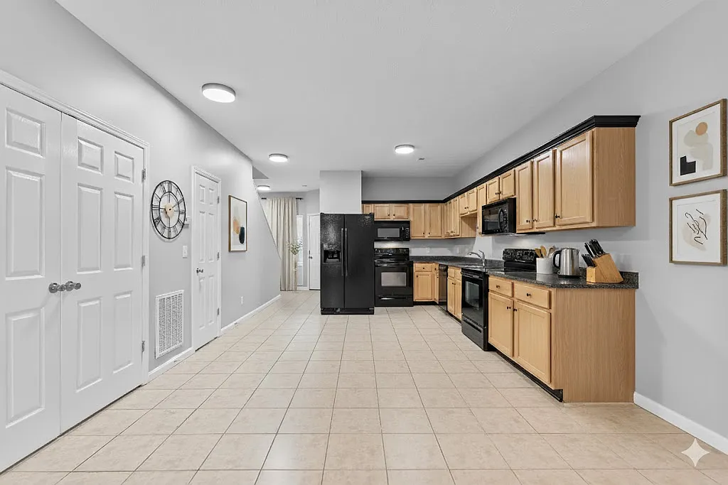 Pin Oak Villas Townhomes — Photo 2