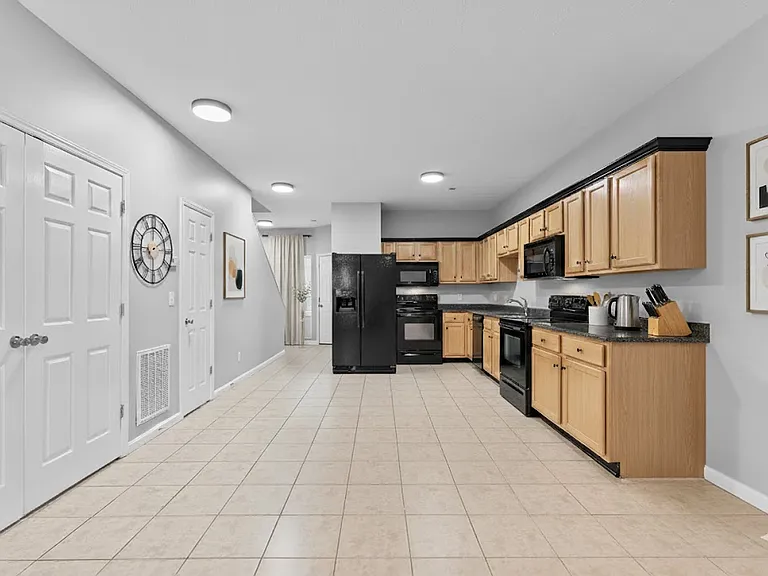 Pin Oak Villas Townhomes — Photo 4