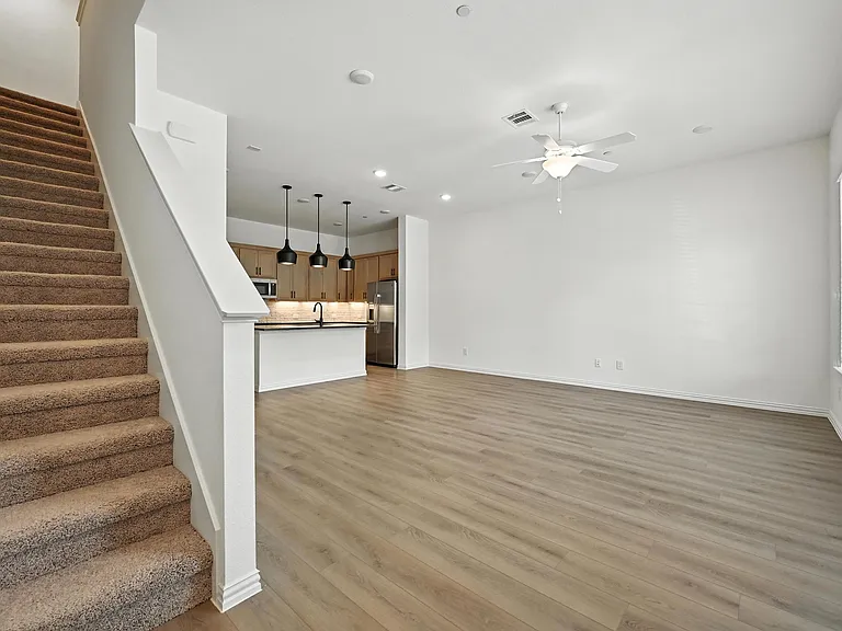 630 Redwood Way — Photo 8