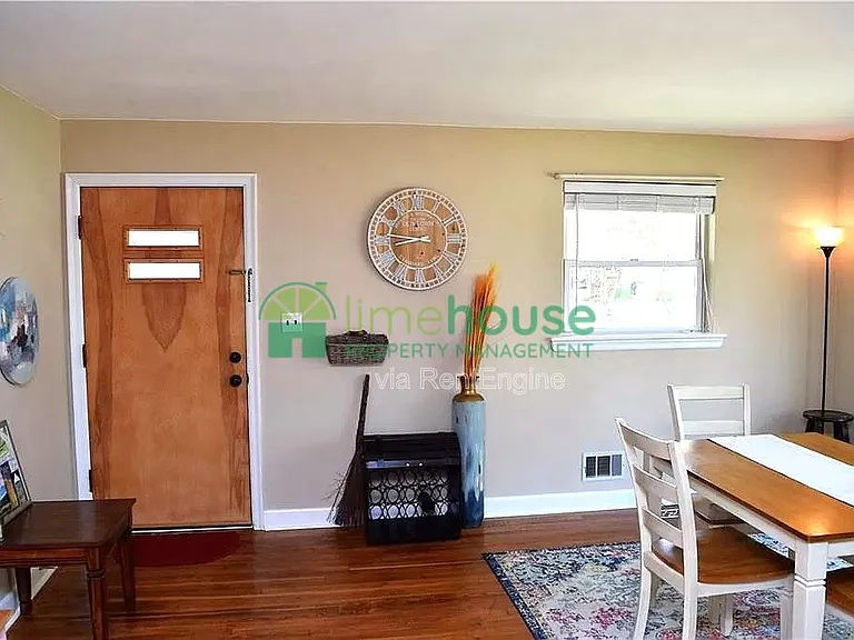 1439 Simpson Ct — Photo 9