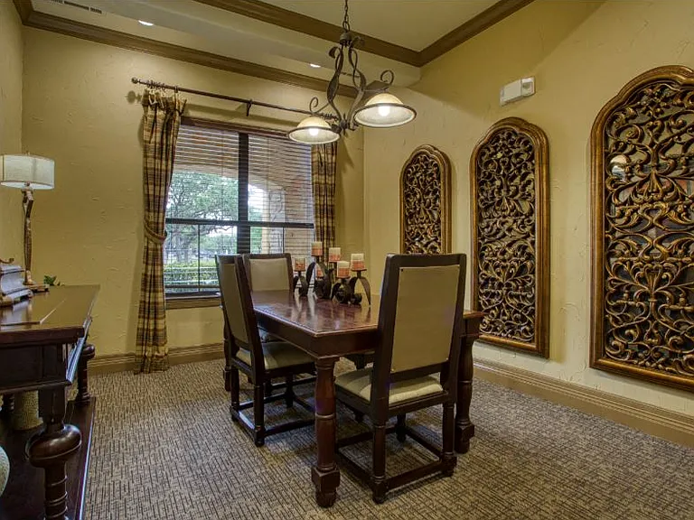 Montecristo Guest Table