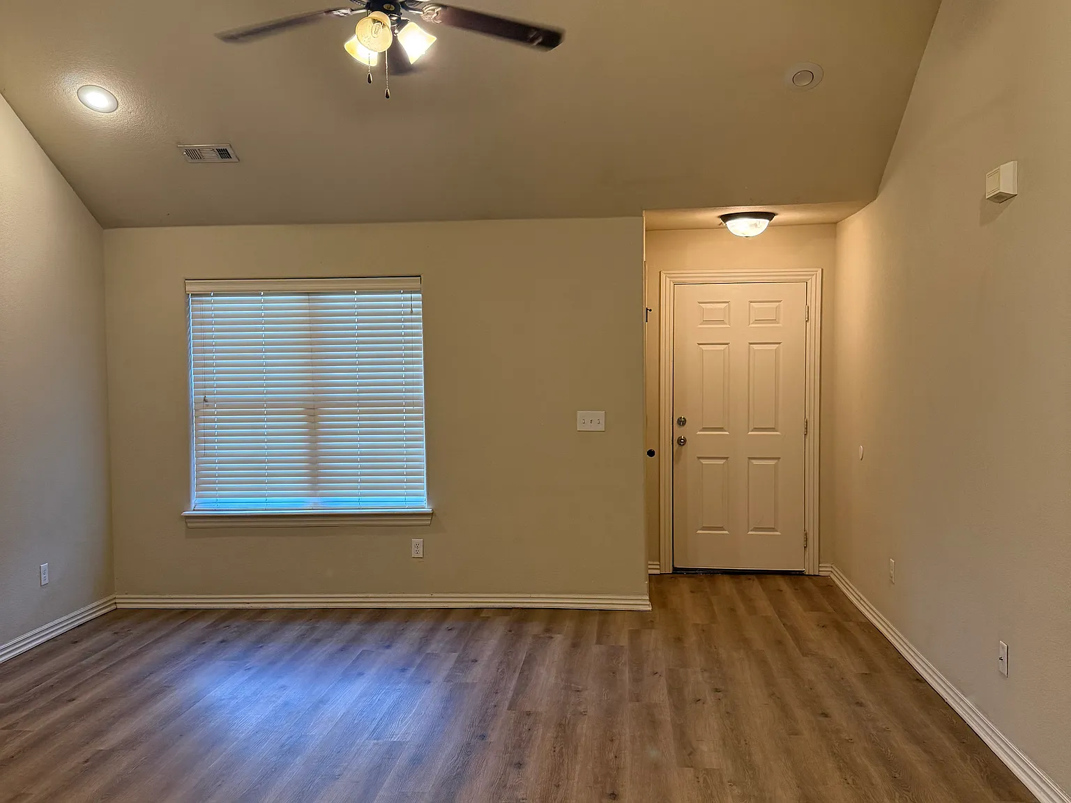 3 bed, 1500 sqft, $1,450 — Photo 3