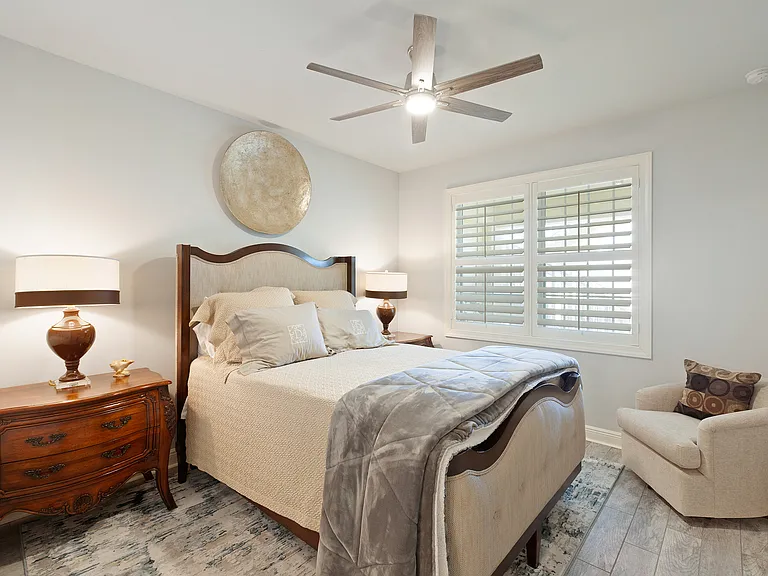 Guest bedroom