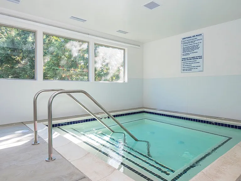 Kingcity Apartments — Photo 120