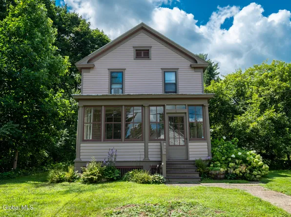 4 Buell Avenue, Ballston Lake, NY 12019