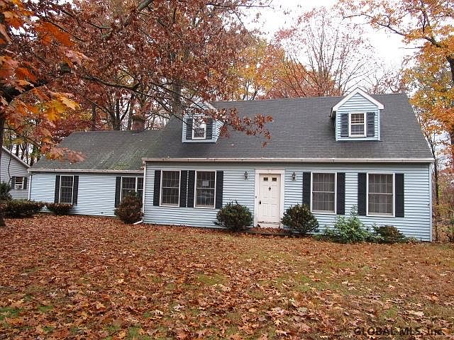 1st image of 21 Matthew Dr