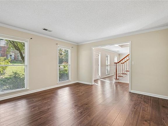 3rd image of 89 Creekside Dr