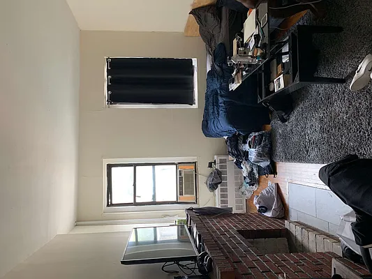 Rented by Chartwell Manhattan Realty | media 10