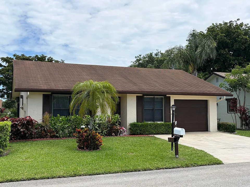 6285 Tall Cypress Cir