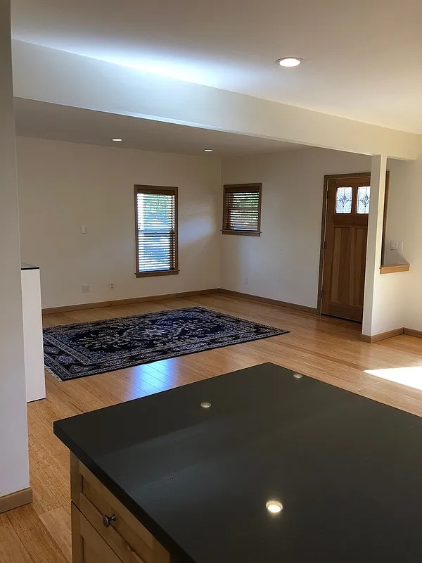 5 bed, 3.0 bath, 3080 sqft, $5,995 — Photo 4
