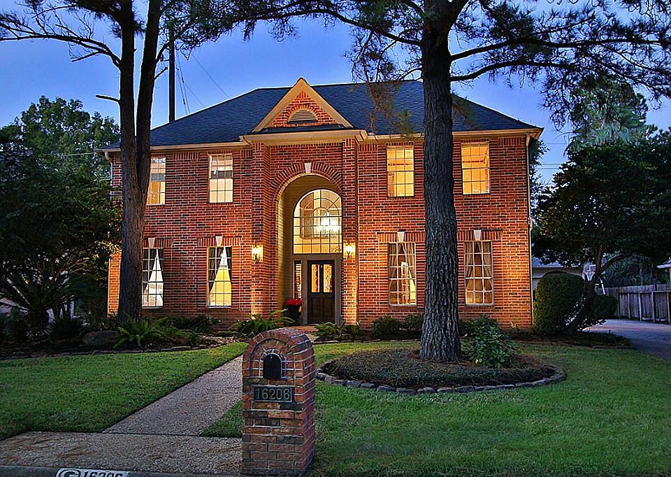 WELCOME TO 16206 SALMON LANE. A Welcoming vision in the night is this 4 bedroom, 3.5 bath w/game room up. Nicely landscaped in classic style with full sprinkler system & LED spot lights. Mature trees line the front of the home for perfect shade!