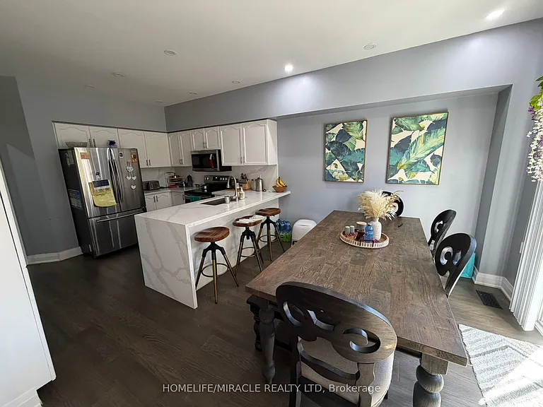 7549 Doverwood Dr — Photo 8